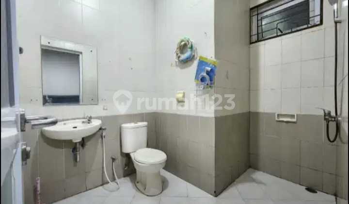 Nice House Ready to Occupy in a Cluster at Kota Wisata Nice House Ready to Occupy in a Cluster at Kota Wisata