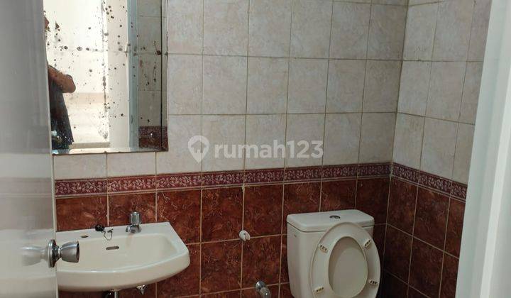 Rumah Bagus 2 Lantai Rapi Siap Huni Harga Nego