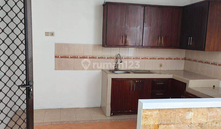 Rumah Bagus 2 Lantai Rapi Siap Huni Harga Nego