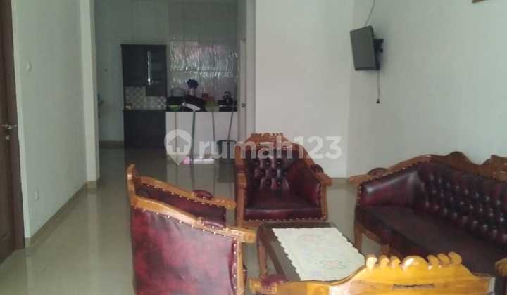 Rumah Bagus Rapi Furnished 2 Lantai Harga Nego