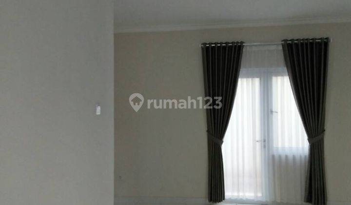 Rumah Bagus 2 Lantai Rapi Dalam Cluster  2