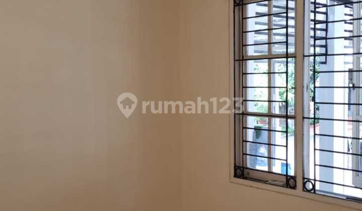 Rumah Bagus Rapi Dalam Cluster Di Kota Wisata