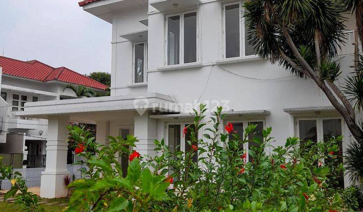 Rumah Mewah Sangat Terawat 3 Lantai Private Pool 1