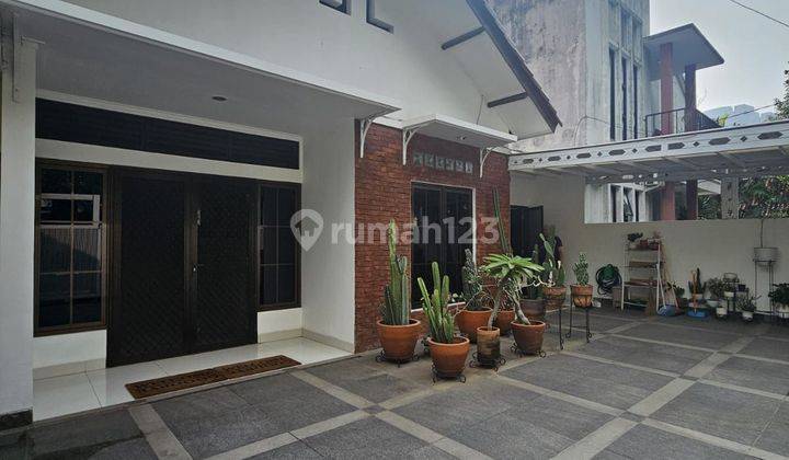 Rumah di Senopati,jakarta selatan SHM 1