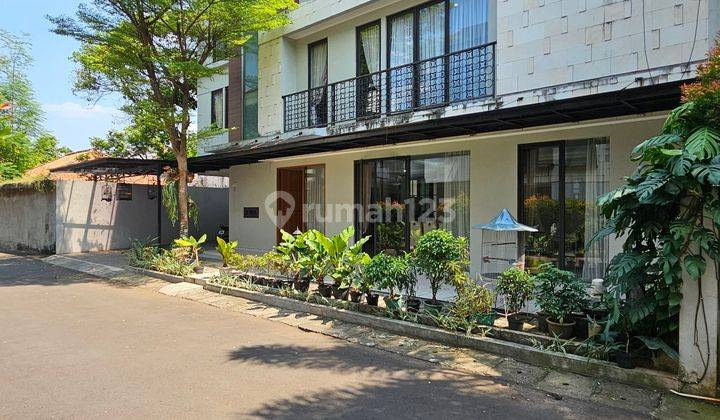 Rumah Minimalis Modern 3 Lantai Kebagusan Jaksel  1