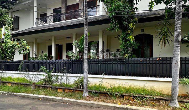 Rumah 2 Lantai Dalam Komplek Exclusive Shm 1