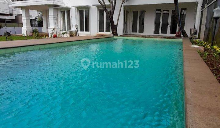 Rumah Mewah Sangat Terawat 3 Lantai Private Pool 2