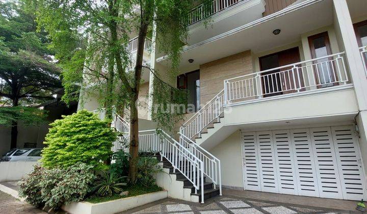 Rumah Di Dalam Townhouse 3 Lantai Sangat Bagus & cantik  1