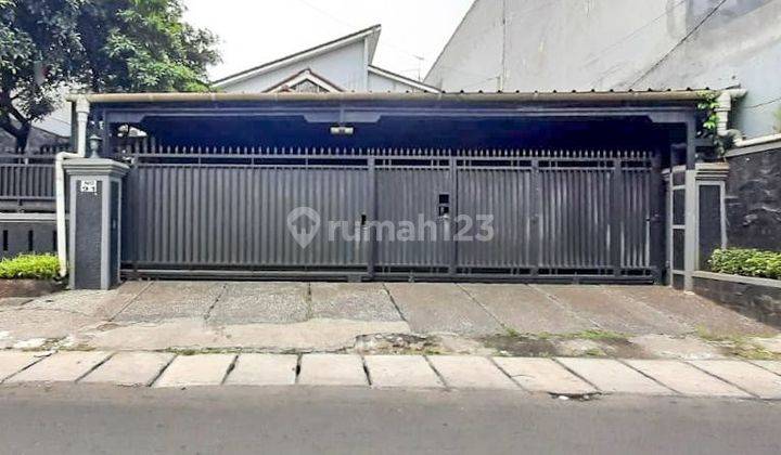 Rumah Mewah Dan Asri 2 Lantai Daerah Jakarta Timur  1