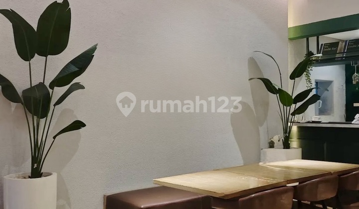 House for sale on Opak Street, Surabaya Center, FnB business center 2