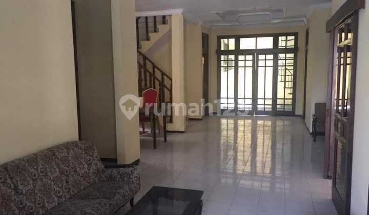 For Rent House in Dukuh Kupang Timur, Surabaya 2