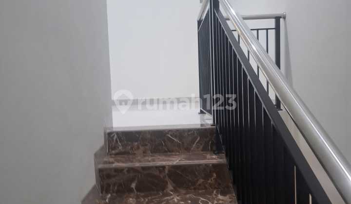 Rumah Dijual Darmo Indah Selatan Tandes Surabaya 2