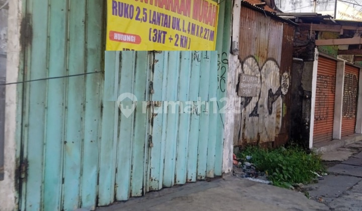 Shop House for Rent in Pasar Kembang, Tegalsari, Surabaya 1