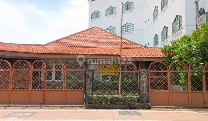 Dijual Rumah di Raya Darmo Surabaya Pusat 1