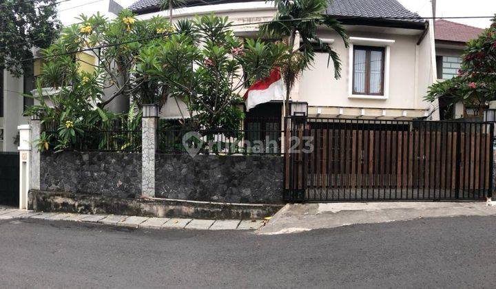 Rumah mewah Siap huni terawat Private Pool SHM Permata Hijau area 1