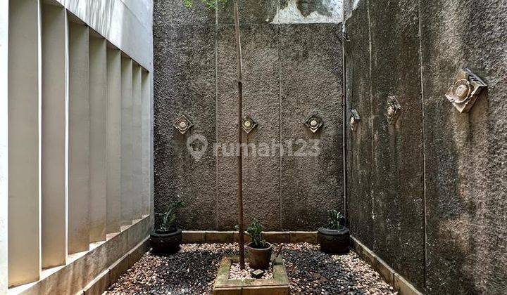 Rumah Cantik Komplek Pondok Indah Lingkungan Asri Nyaman Dkt Pim 2