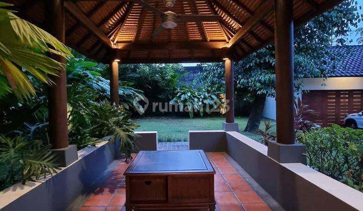 Rumah mewah Tropical house Di Cilandak Barat Big Pool Big Garden 2