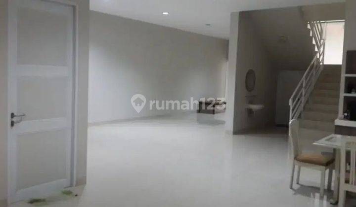 Rumah cantik terawat siap huni di Pondok Indah Lingkungan asri  2