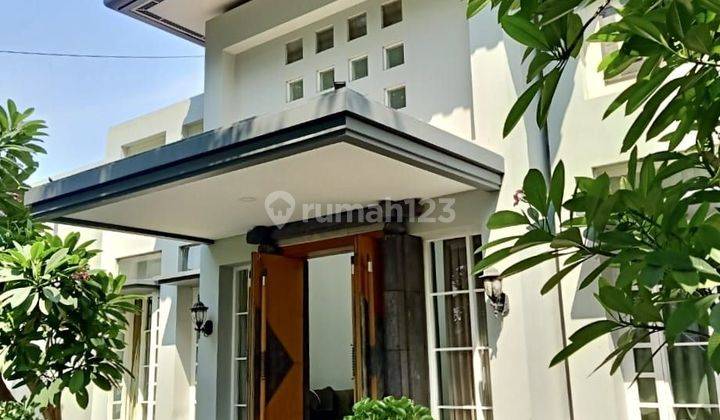 RUMAH MEWAH DI LOKASI PREMIUM MENTENG LINGKUNGAN ASRI S.POOL 2