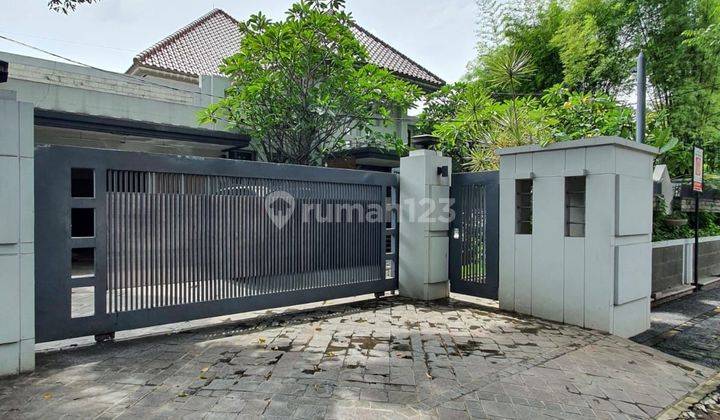 RUMAH MEWAH DI LOKASI PREMIUM MENTENG LINGKUNGAN ASRI S.POOL 1