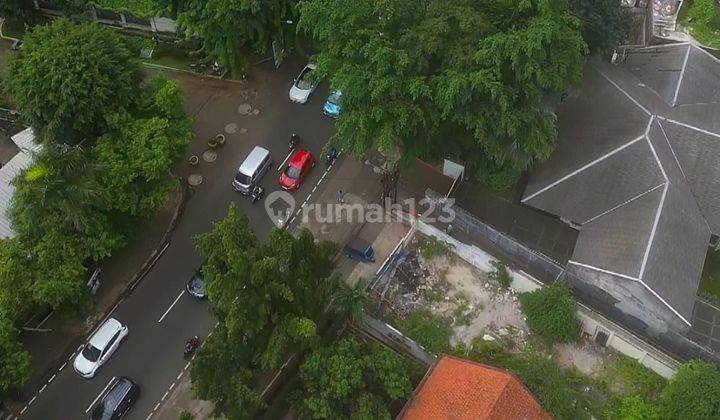 RUMAH KYK HUNI HITUNG TANAH LOKASI PREMIUM JALAN UTAMA KEB BARU 1