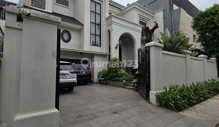 Rumah Mewah Lokasi Premium Keb Baru Siap Huni Hadap Selatan SHM 1