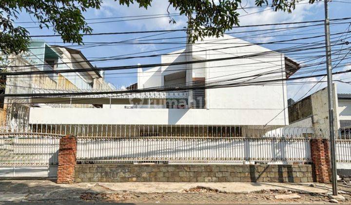 Rumah Lokasi Strategis Pinggir Jalan Keb Baru Cocok Utk Kantor  1