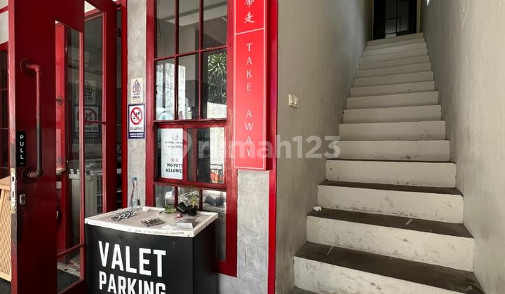 BANGUNAN KOMERSIAL COCOK UTK CAFE DAN KANTOR HARGA DEKAT NJOP