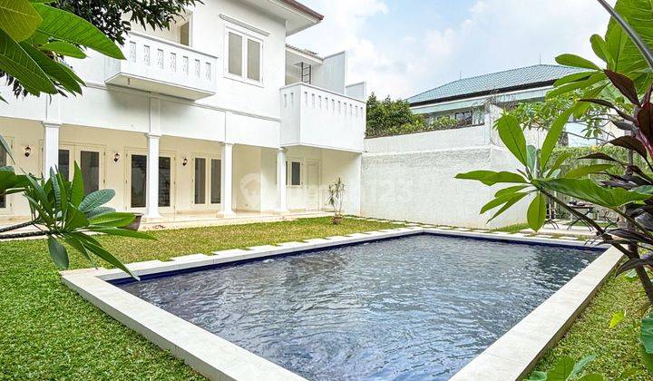 Rumah Siap Huni Modern Classic Taman Luas Di Cilandak Barat  1