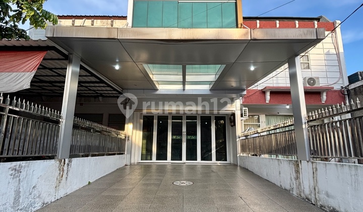 MINI BUILDING 4 LANTAI + ROOFTOP, BANGUNAN TERAWAT DAN SIAP HUNI