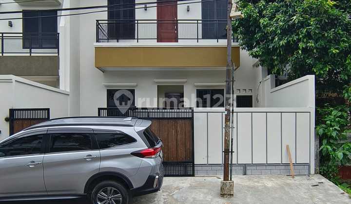 Rumah Baru Siap Huni Lingkungan Komplek Bintaro Jaksel Strategis