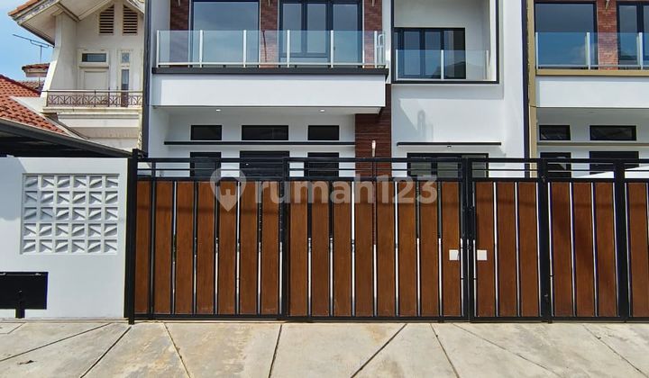 BRAND NEW DALAM KOMPLEK NUSA LOKA BSD STRATEGIS DEKAT TOL JOR BRAND NEW DALAM KOMPLEK NUSA LOKA BSD STRATEGIS DEKAT TOL JOR