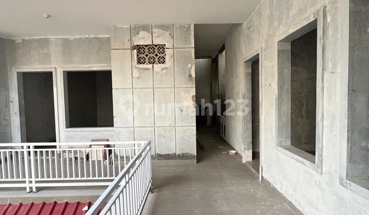 KOST AVAILABLE AS IS, STRATEGIC LOCATION IN LEBAK BULUS NEAR MRT 2