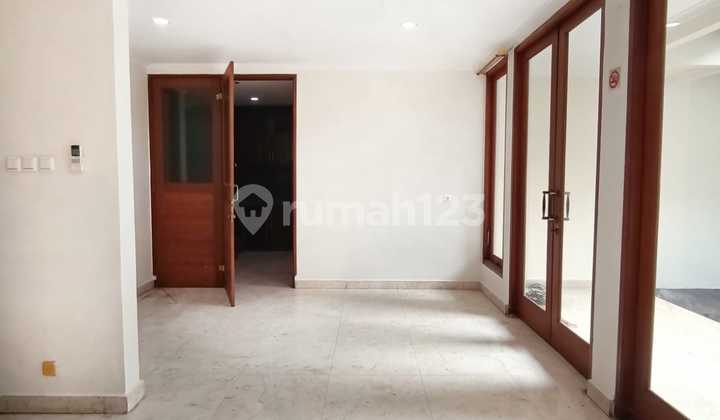 RUMAH DALAM KOMPLEK LEBAK BULUS SIAP HUNI STRATEGIS DKT MRT & TOL 2