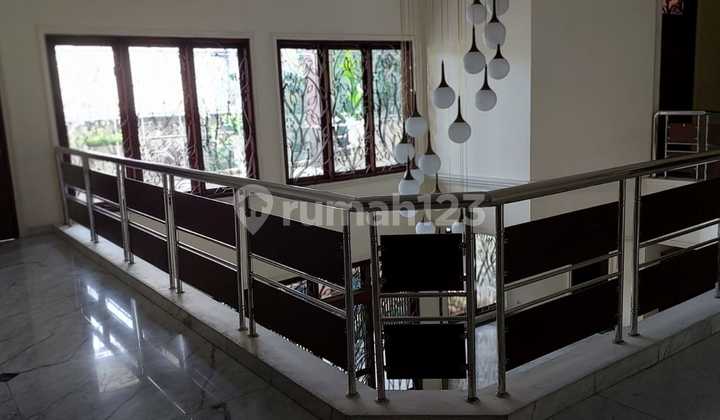 RUMAH MEWAH COCOK UNTUK HUNIAN ATAU KANTOR LINGKUNGAN ASRI NYAMAN 2