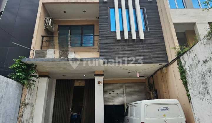 MINI GEDUNG LOKASI STRATEGIS MENTENG PROKLAMASI DEKAT PUSAT KOTA