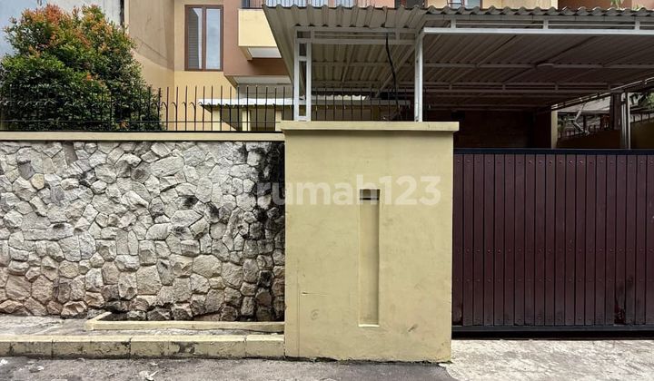  MODERN TROPICAL HOUSE KEMANG  CANTIK TERAWAT LINGKUNGAN TENANG 