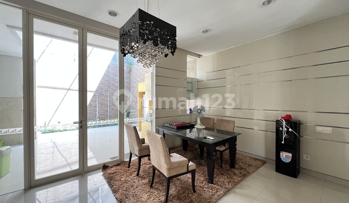 Furnish Pakuwon City dekat Pakuwon City Mall 1