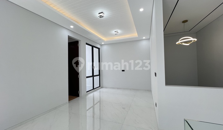 Baruk has a swimming pool MERR Rungkut Jemursari Prapen Tenggilis. 2