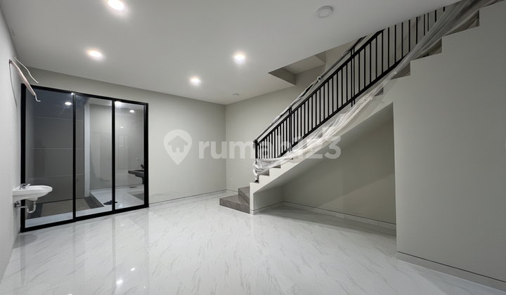 Klampis Wisma Mukti Near Manyar 2