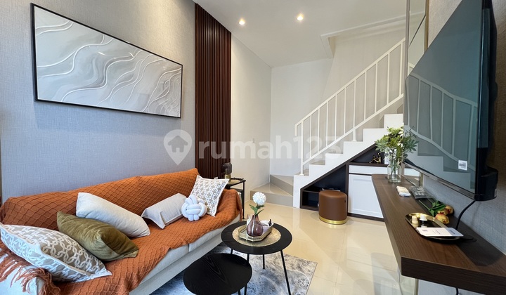 Rumah baru 2 menit ke Pakuwon City Mall dan ITS Rumah baru 2 menit ke Pakuwon City Mall dan ITS