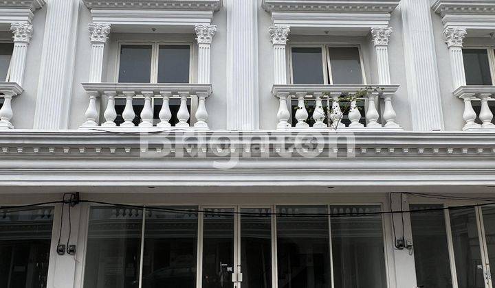 Royal Palace Larangan Sunandar Priyosudarmo dkt Gajah Mada 1