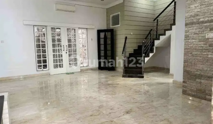 Pakuwon City dkt Pakuwon City Mall