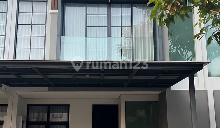 Pakuwon City dekat Pakuwon City Mall 