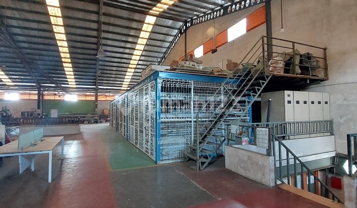 Warehouse/Industry Free of Laborers and Floods, Very Safe. Warehouse/Industry Free of Laborers and Floods, Very Safe.