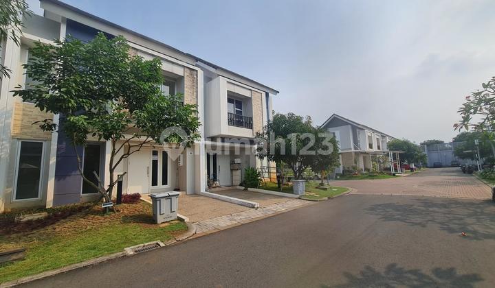 RUMAH CANTIK MINIMALIS DI GADING SERPONG 2 LANTAI BAGUS SIAP HUNI