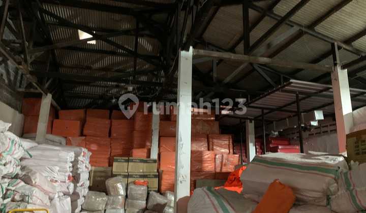 Gudang di Jakarta Selatan Bangunan Luas Siap Pakai Lokasi Bagus