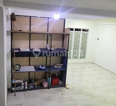 FOR RENT Rumah di Graha Raya  2