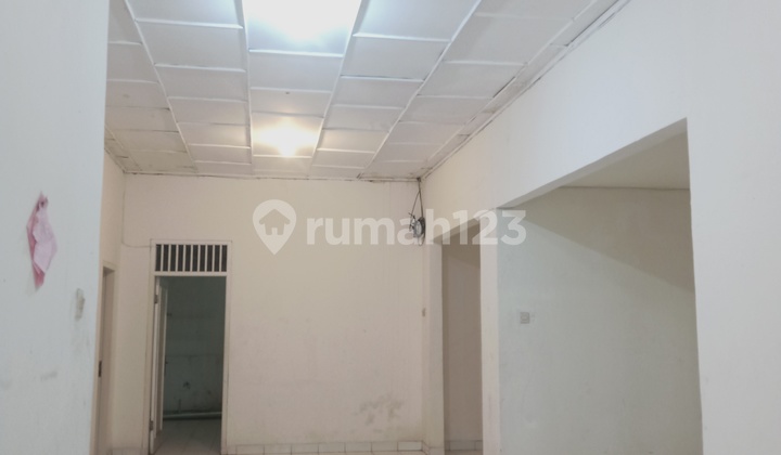 Rumah Lama Dijual Di Tebet Barat, Jalan 1 Mobil