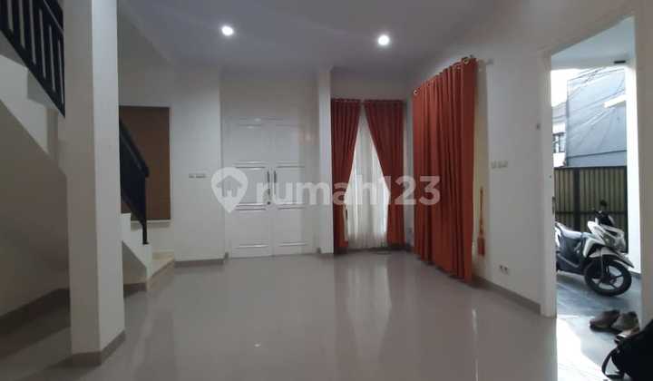 Rumah Bagus Disewakan Di Tebet Barat Dalam, Jalan 1 Mobil